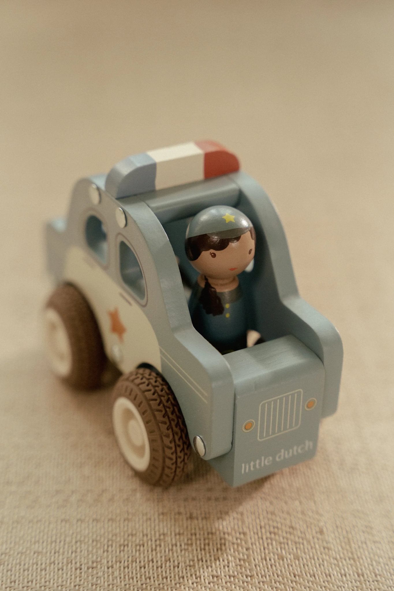 Little-Dutch-Polizeiauto-FSC-LD2531