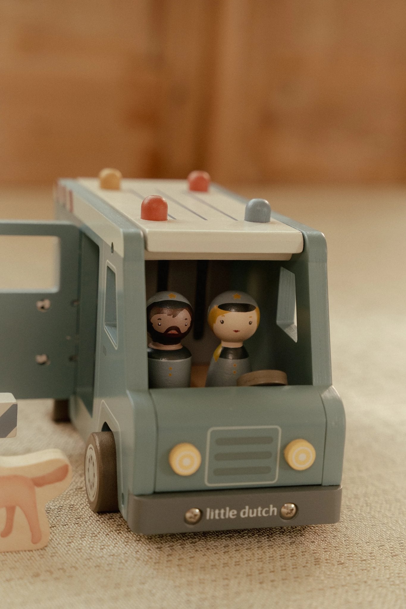 Little-Dutch-Polizeibus-FSC-LD2541