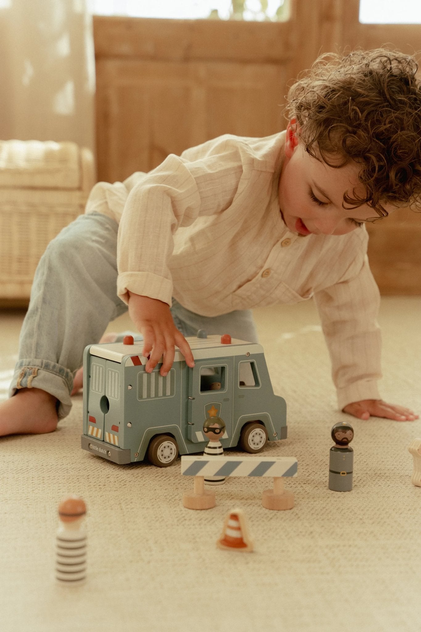 Little-Dutch-Polizeibus-FSC-LD2541