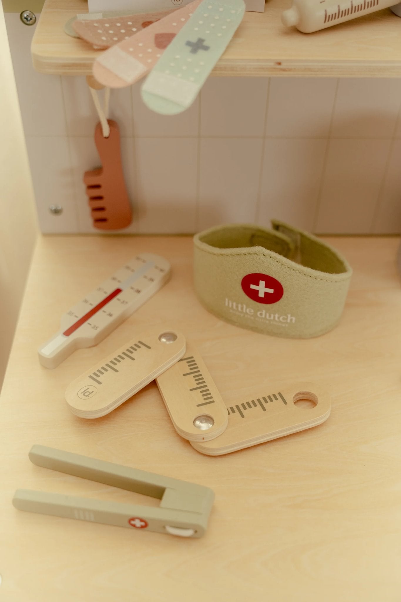 Little-Dutch-Tierarztpraxis-FSC-Holz-LD2546