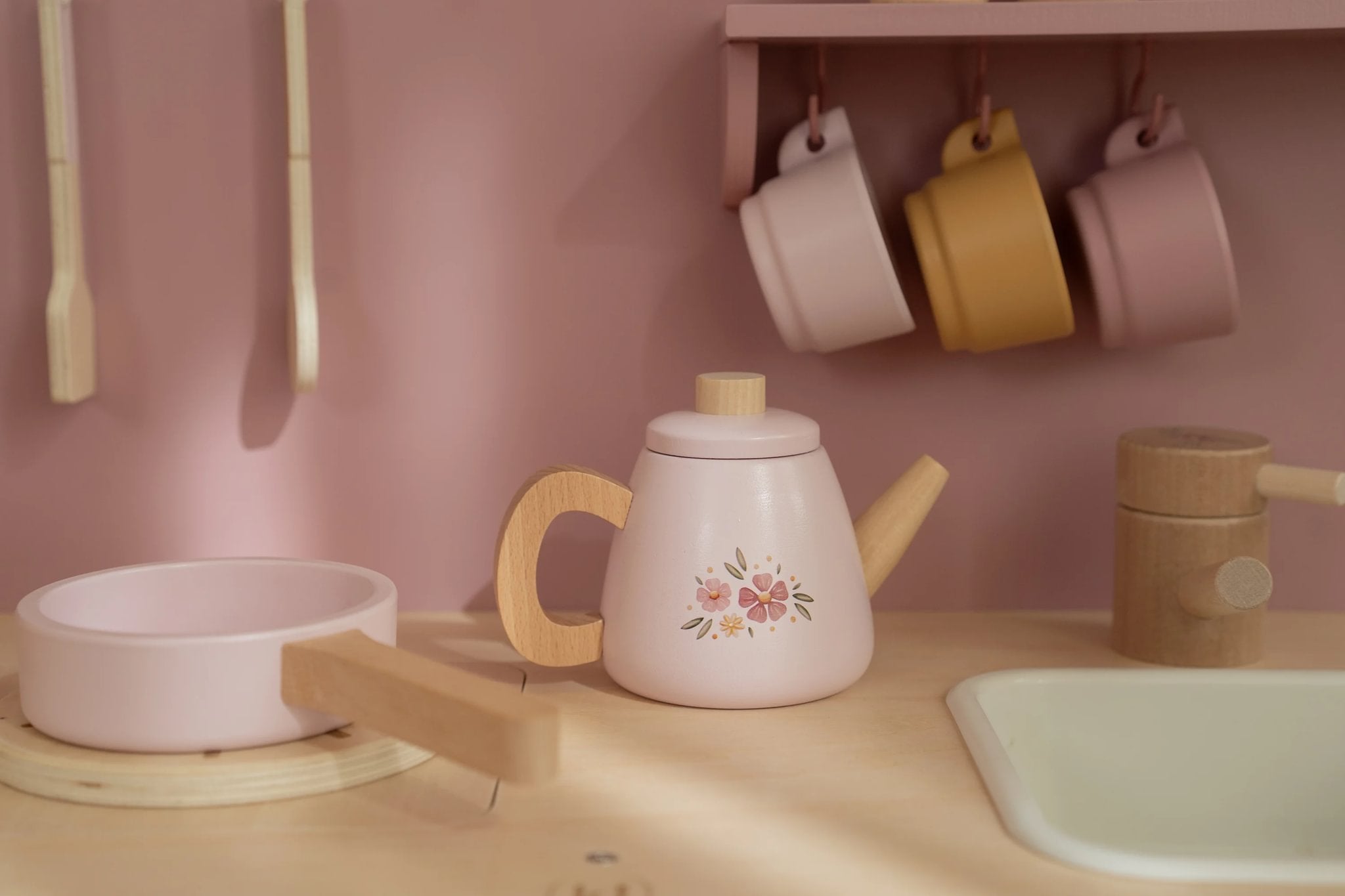 Little-Dutch-Wooden-Kitchen-pink-FSC-LD2501