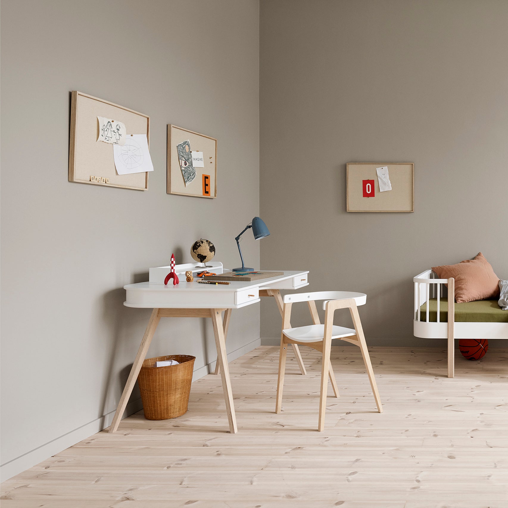 Oliver Furniture Bureau en bois 66 cm et fauteuil, réglable en hauteur