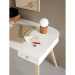 Oliver Furniture Wood Schreibtisch 72.6cm und Armlehnstuhl, höhenverstellbar