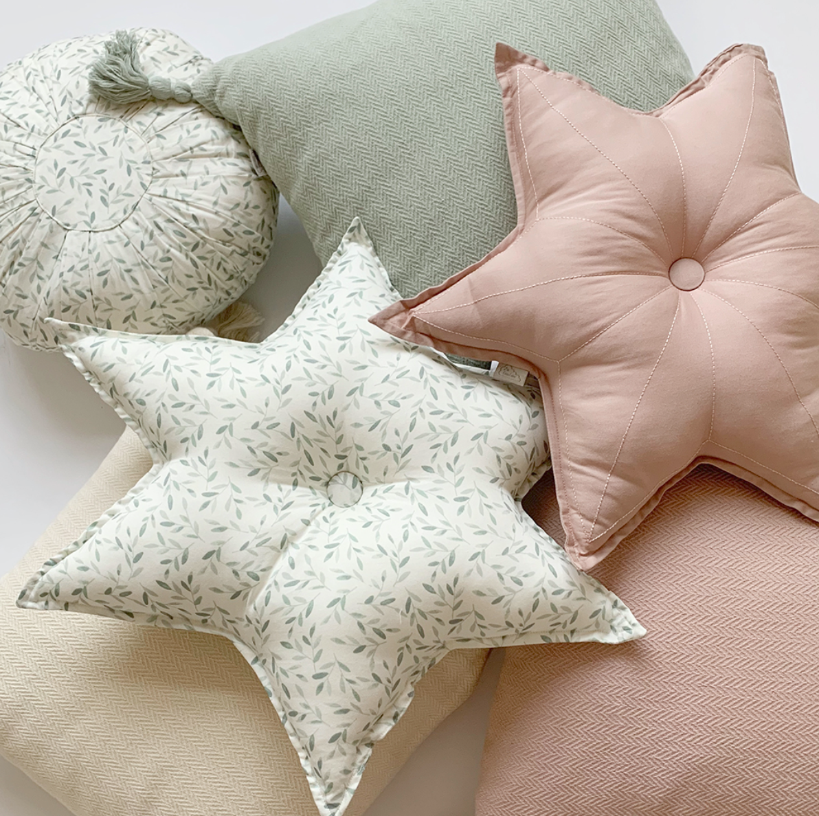 Cam Cam Copenhagen Pillow Star, green leaves