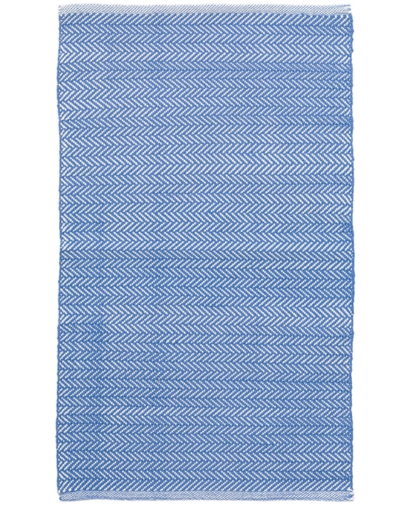 Dash & Albert Indoor/Outdoor Teppich Herringbone French Blue/White