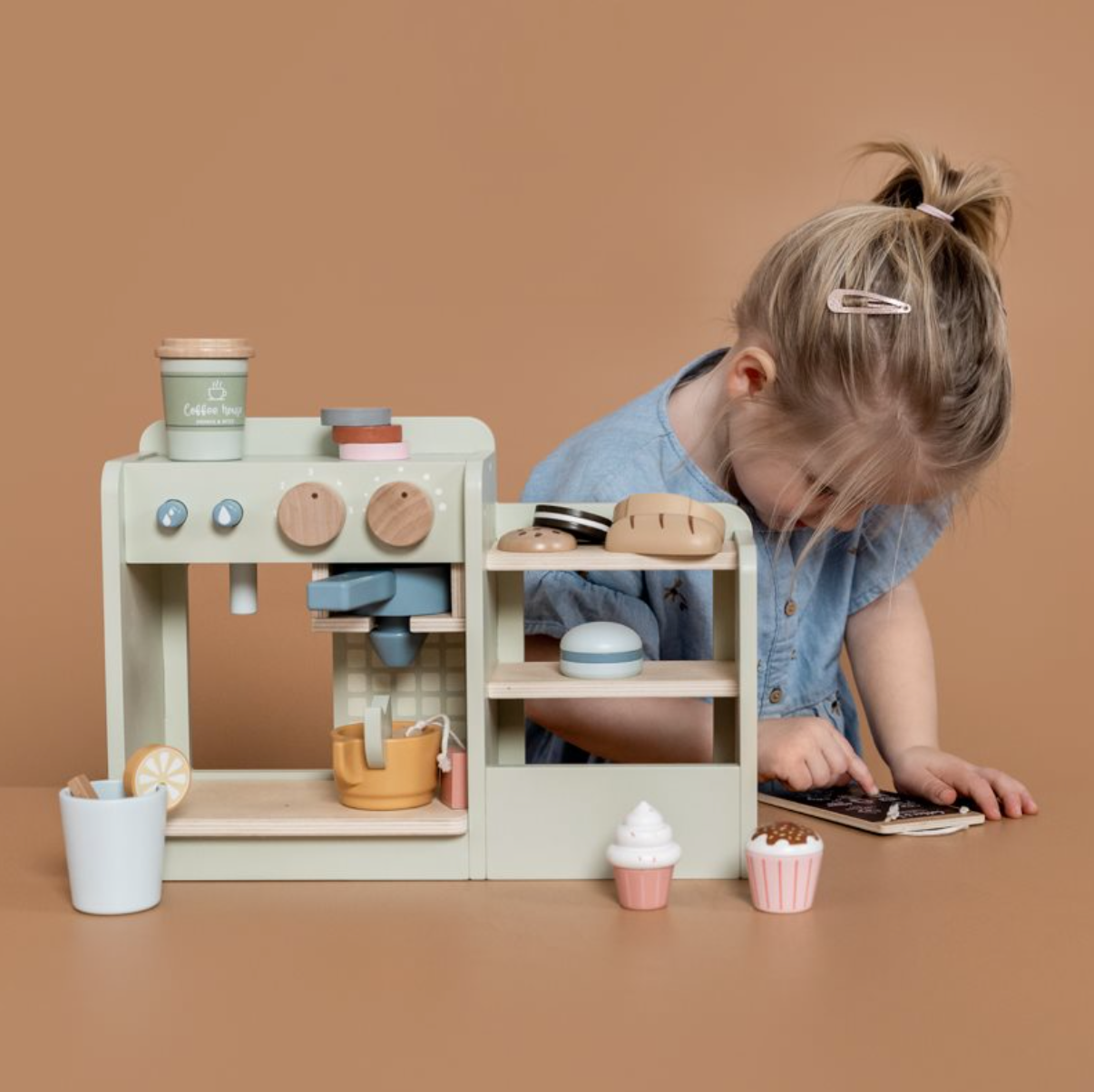 Little-Dutch-Kaffee-Ecke-grosse-Kaffeemaschine-LD7089