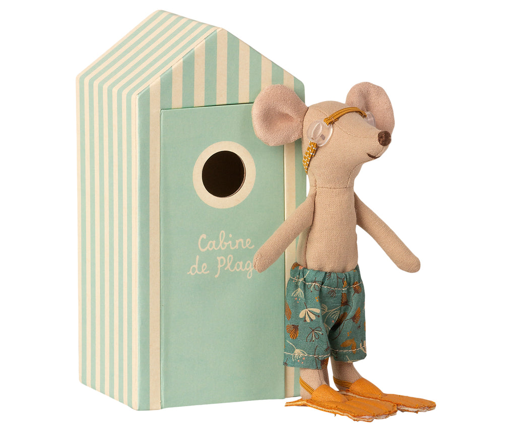 Maileg beach mouse big brother in Cabin de Plage