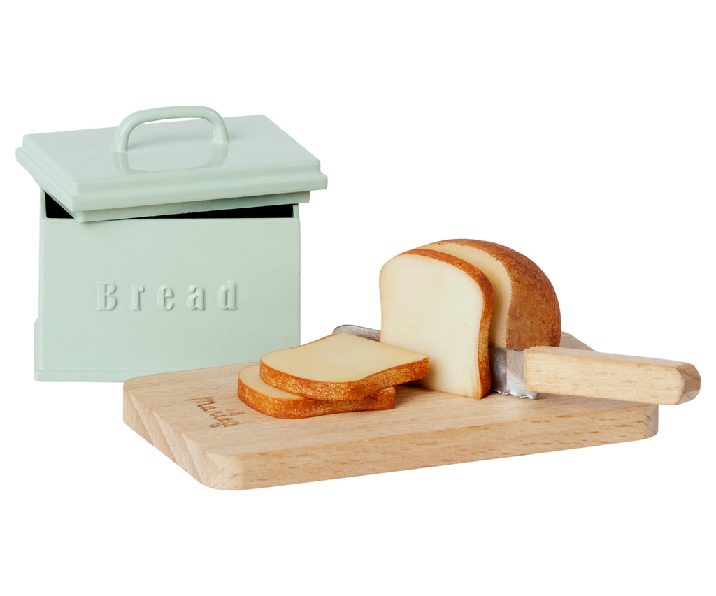 Maileg-Miniatur-Brot-mit-Schneidebrett-und-Messer