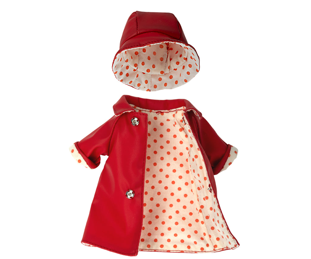 Maileg teddy dresses, raincoat and hat for teddy mom