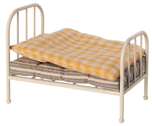 Maileg-Vintage-Bett-Bed-Teddy-Junior