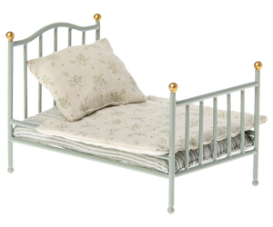 Maileg-Vintage-Bett-Maus-Minze