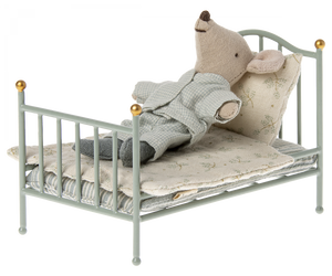 Maileg-Vintage-Bett-Maus-Minze