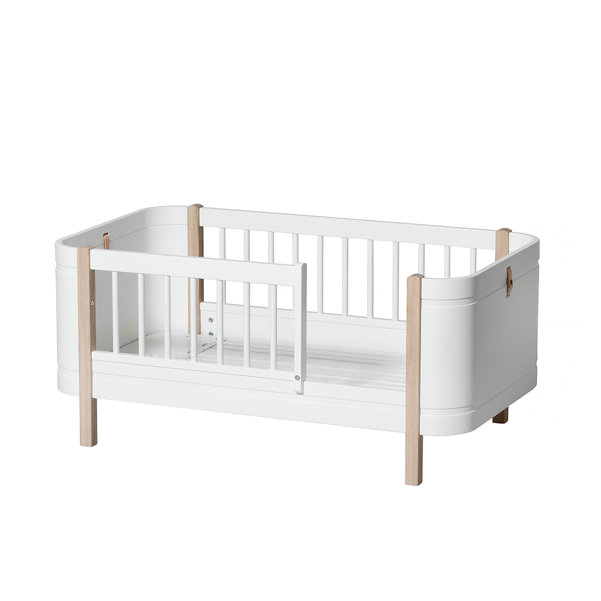 Oliver Furniture Wood Mini+ lit bébé sans kit de conversion, blanc/chêne